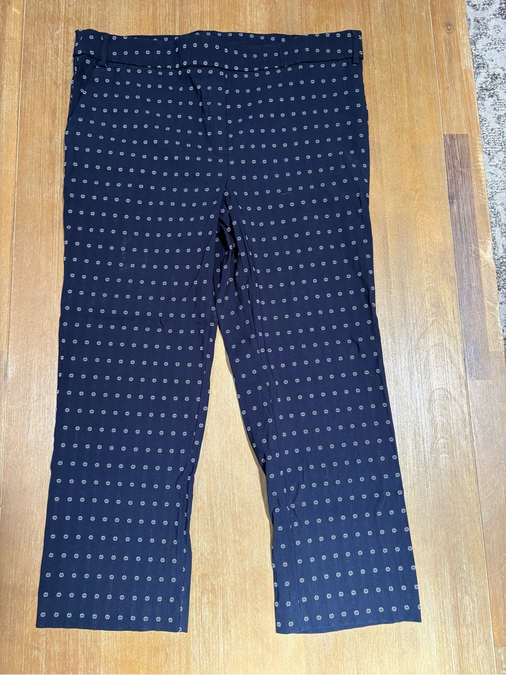 Jules & Leopold Navy Cropped Floral Dot-Print Ankle Pants